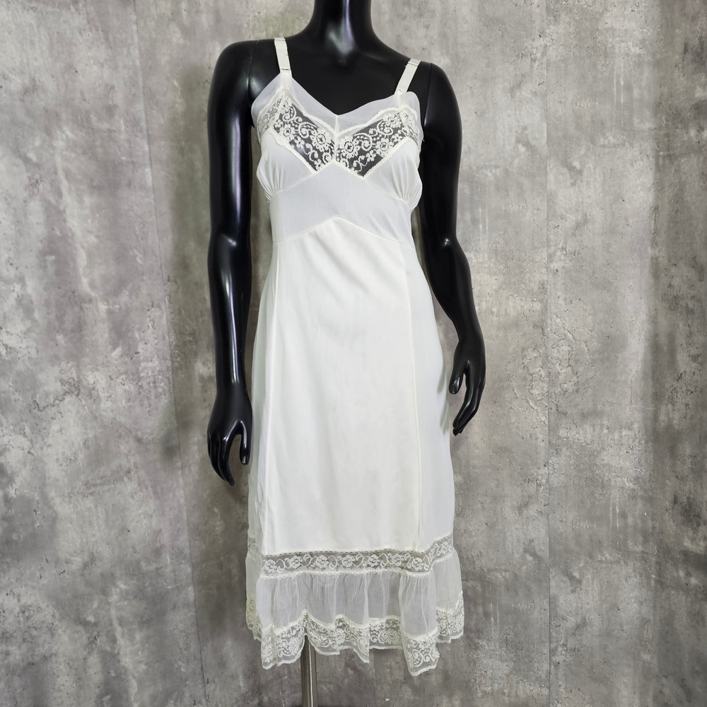 Vintage White Nylon Lace Full Slip Dress Sheer Ruffle Hem‎ Bridal Cottagecore S